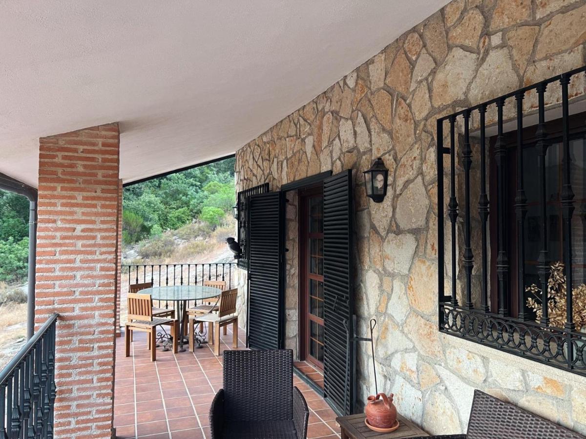 Casa Paco De Gredos Villa อาเรนัส เด ซานเปโดร ภายนอก รูปภาพ